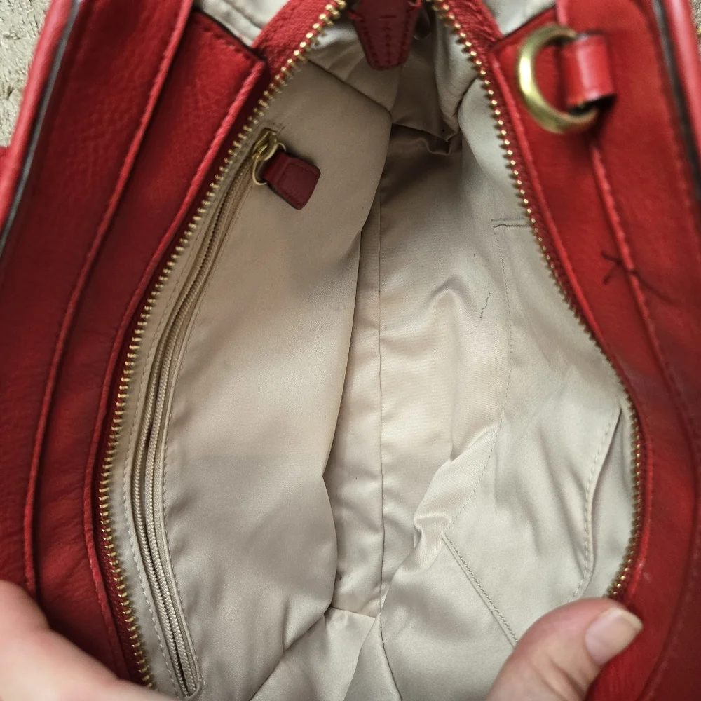 COACH Taylor Red Leather Zipper Closure Small Handbag bag. No Long‎ Strap